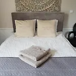 Be Well 3-rooms With Parking And Garden Appartamento