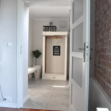 Be Well 3-rooms With Parking And Garden * Warszawa