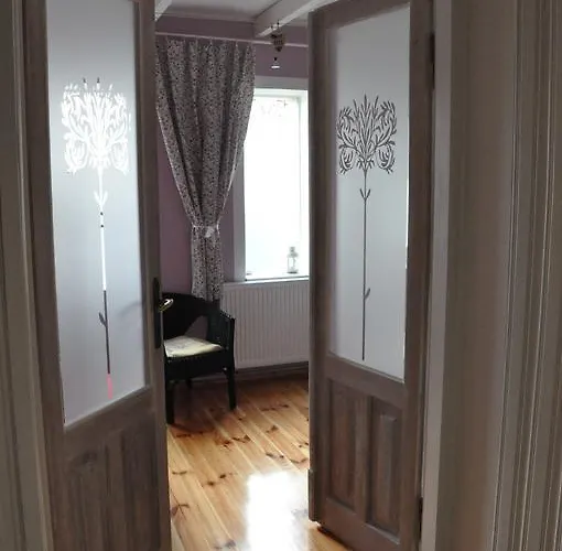 Be Well 3-rooms With Parking And Garden Daire