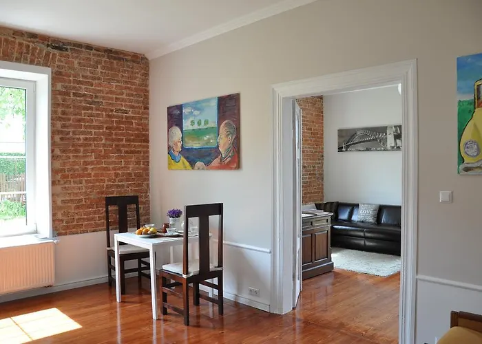 Be Well 3-rooms With Parking And Garden Daire