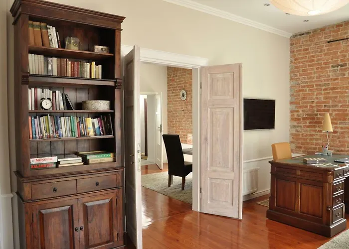 Be Well 3-rooms With Parking And Garden Varşova