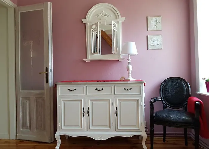 Be Well 3-rooms With Parking And Garden Varşova