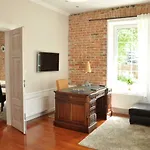Be Well 3-rooms With Parking And Garden דירה ורשה