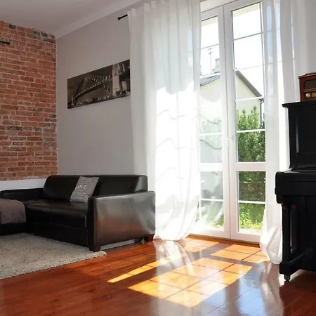 Be Well 3-rooms With Parking And Garden דירה ורשה
